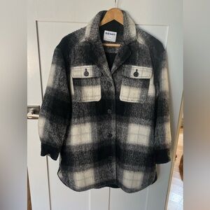 Old Navy Fuzzy Black and White Plaid Shacket Large Black Buttons Sz Small Lined